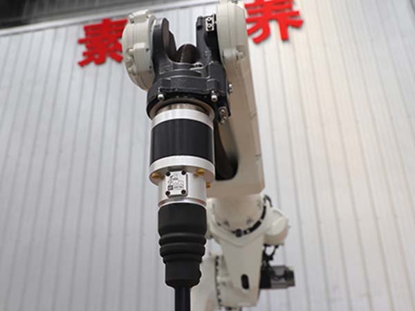 機器人焊接設(shè)備具備傳感器技術(shù)優(yōu)勢